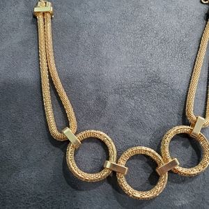 💗Beautiful round shaped necklace-Brand new💗